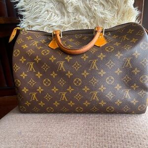 Louis Vuitton Speedy 35